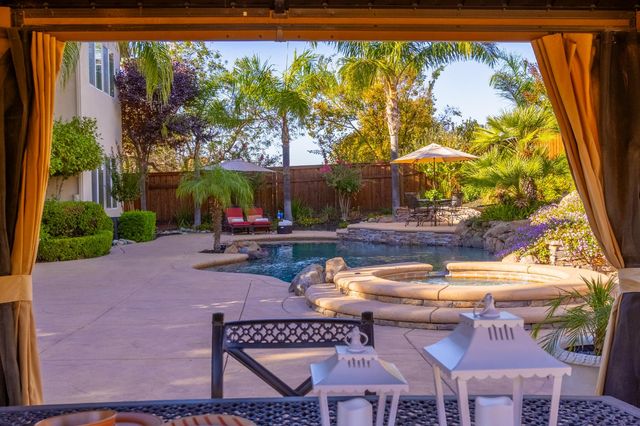 209 Fantail Ct, Lincoln, CA 95648