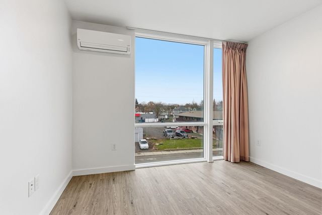 904 E Indiana Ave Ave, Spokane, WA 99207