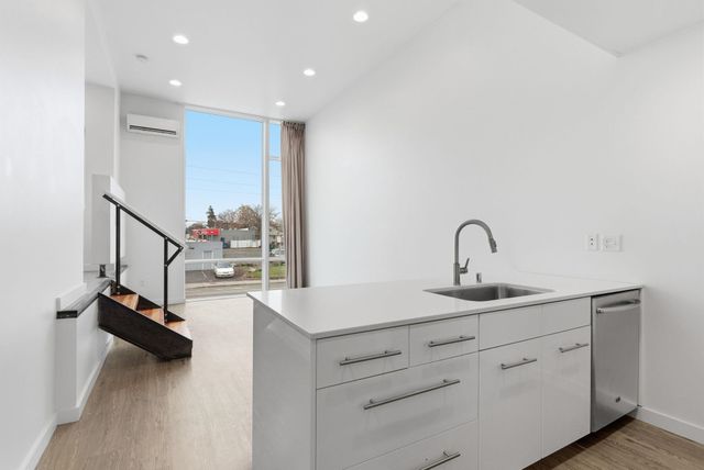 904 E Indiana Ave Ave, Spokane, WA 99207