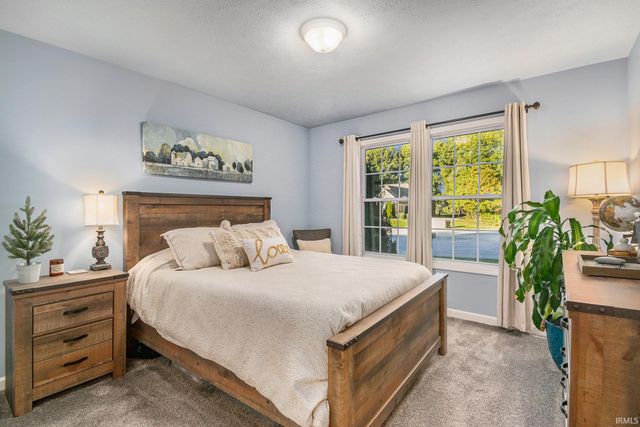 50961 Forest Lake Trail, South Bend, IN 46628