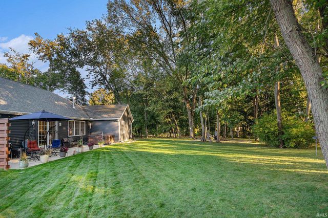 50961 Forest Lake Trail, South Bend, IN 46628
