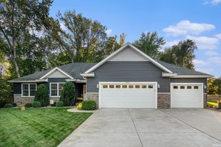 50961 Forest Lake Trail, South Bend, IN 46628