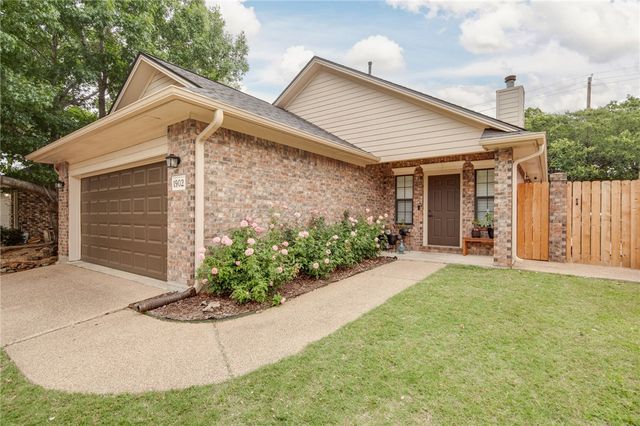 1902 Wilderland Circle, Bryan, TX 77807