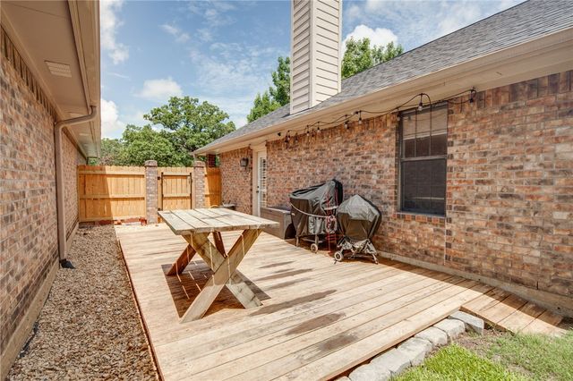 1902 Wilderland Circle, Bryan, TX 77807