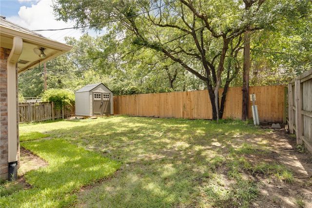 1902 Wilderland Circle, Bryan, TX 77807