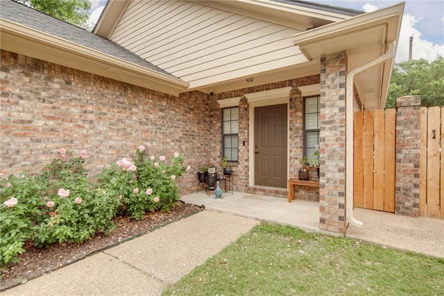 1902 Wilderland Circle, Bryan, TX 77807