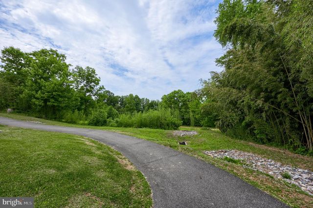 755 KINDERHOOK RD, Columbia, PA 17512