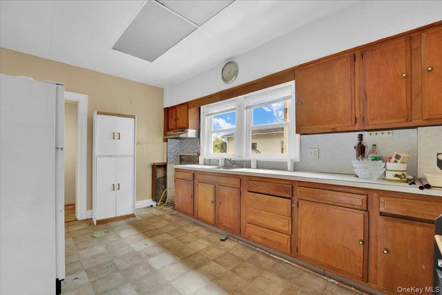 639 S 5th Avenue, Mount Vernon, NY 10550