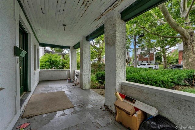 639 S 5th Avenue, Mount Vernon, NY 10550