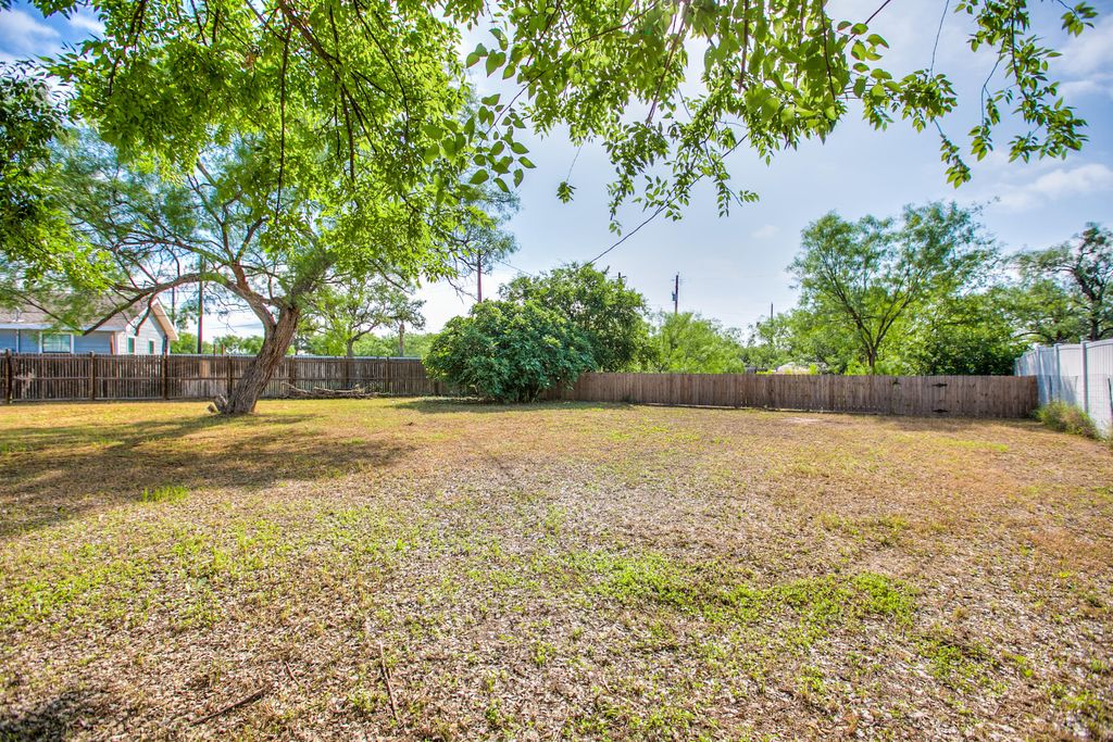 Image 23 of property listing at 1630 Canal Road, San Angelo, TX 76904