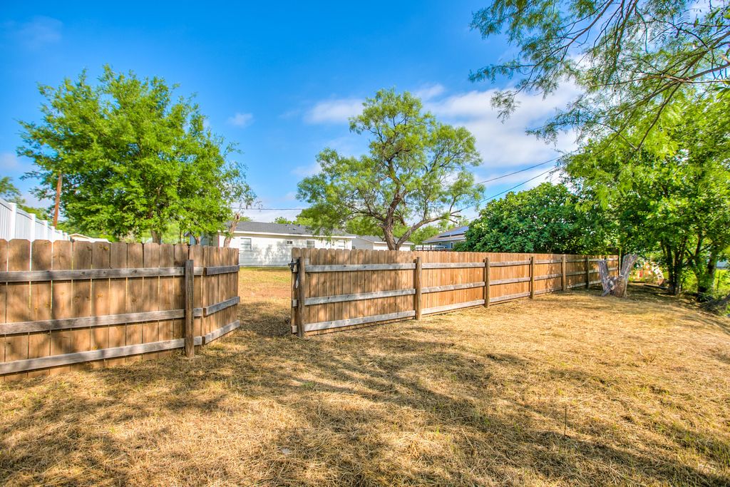 Image 25 of property listing at 1630 Canal Road, San Angelo, TX 76904