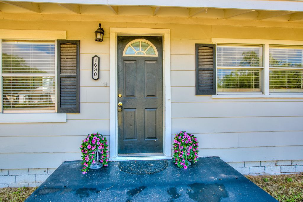 Image 3 of property listing at 1630 Canal Road, San Angelo, TX 76904