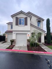 2020 E Makenna Drive, Fresno, CA 93730