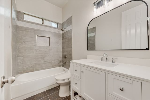 1829 Forsythe Drive, Savannah, TX 76227