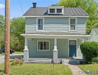 734 Halifax St, Emporia, VA 23847