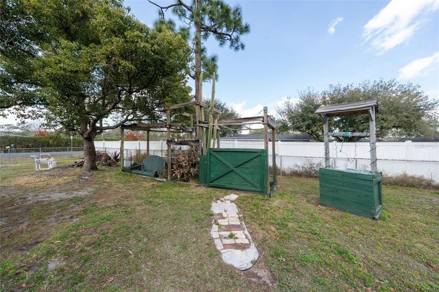 4701 LAKE SHORE DRIVE, St Cloud, FL 34772