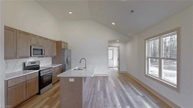 1107 SUNSET Drive, Thomasville, NC 27360