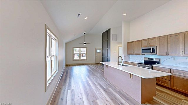 1107 SUNSET Drive, Thomasville, NC 27360