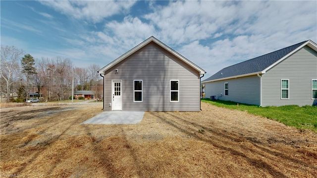 1107 SUNSET Drive, Thomasville, NC 27360