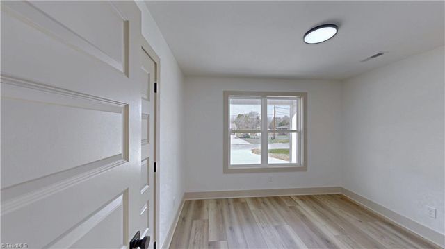 1107 SUNSET Drive, Thomasville, NC 27360