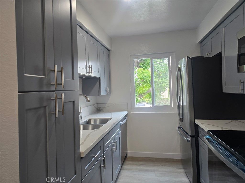 Image 2 of property listing at 1661 Neil Armstrong 166, Montebello, CA 90640