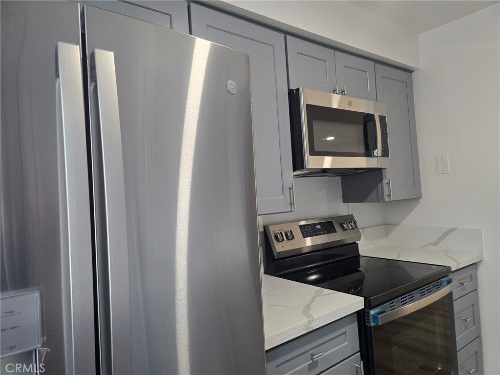 Image 4 of property listing at 1661 Neil Armstrong 166, Montebello, CA 90640