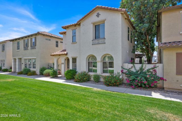 3455 S FALCON Drive, Gilbert, AZ 85297