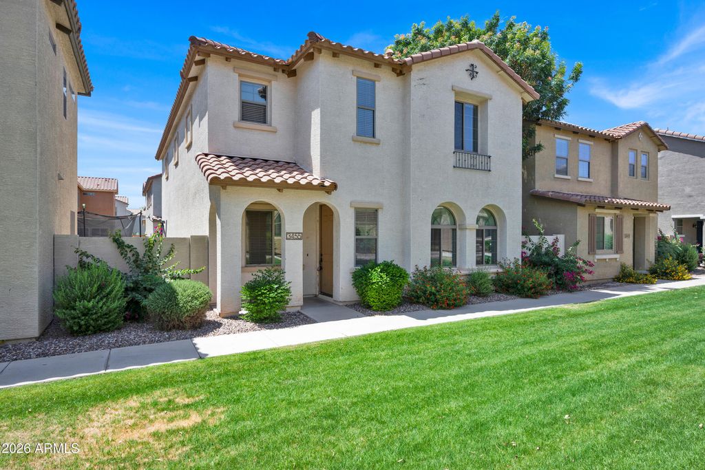 3455 S FALCON Drive, Gilbert, AZ 85297