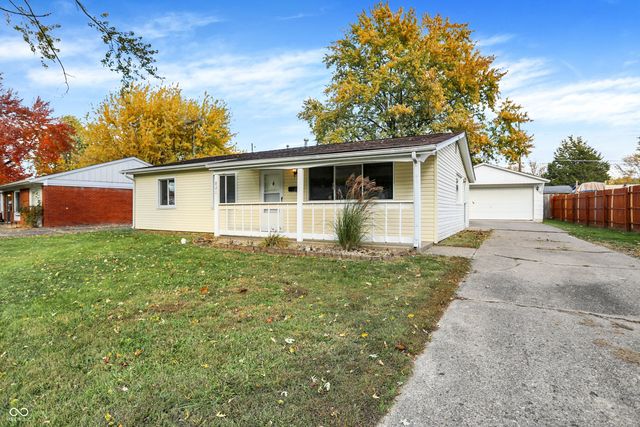 821 Princeton Drive, New Whiteland, IN 46184