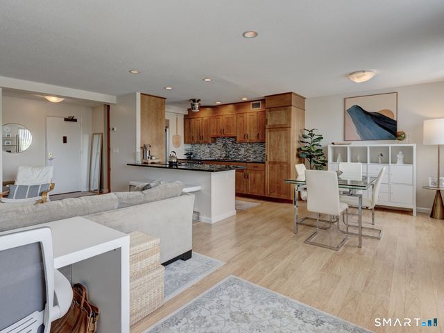 891 Farmington Avenue 6C, West Hartford, CT 06119