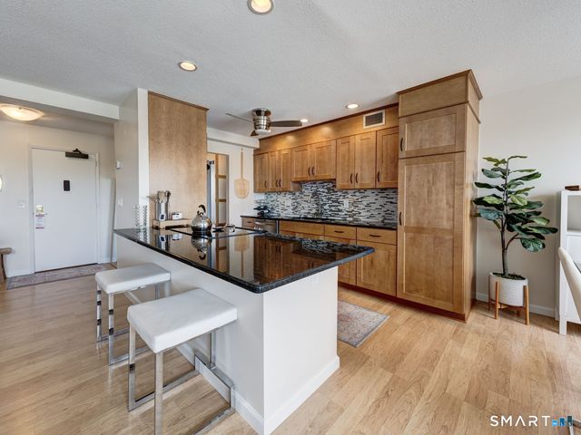 891 Farmington Avenue 6C, West Hartford, CT 06119
