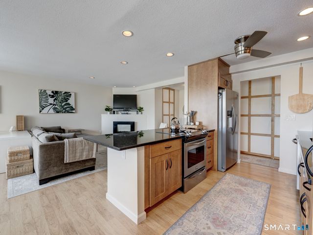891 Farmington Avenue 6C, West Hartford, CT 06119