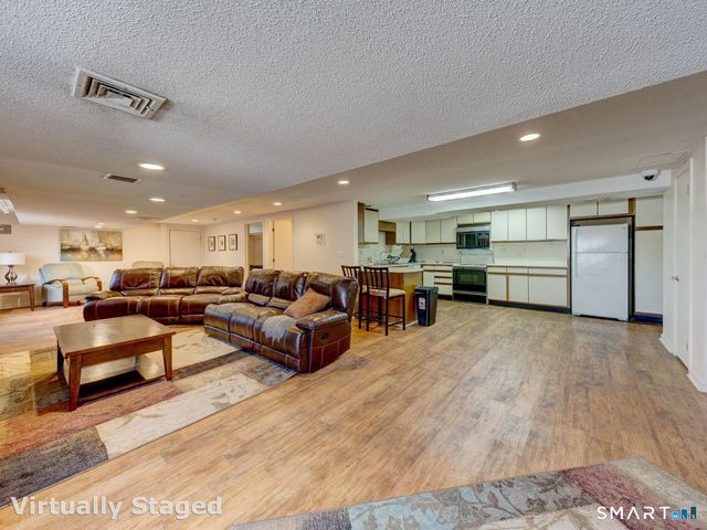 891 Farmington Avenue 6C, West Hartford, CT 06119