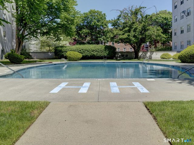 891 Farmington Avenue 6C, West Hartford, CT 06119