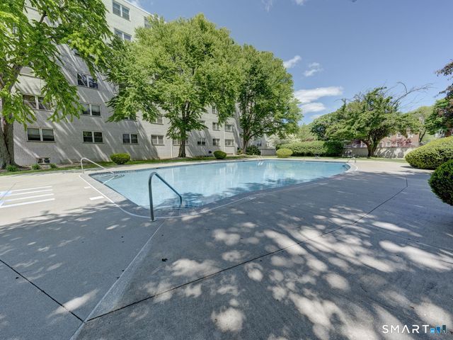 891 Farmington Avenue 6C, West Hartford, CT 06119