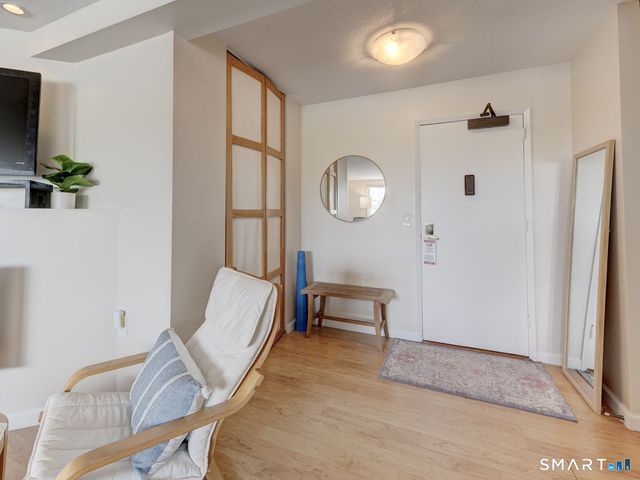 891 Farmington Avenue 6C, West Hartford, CT 06119