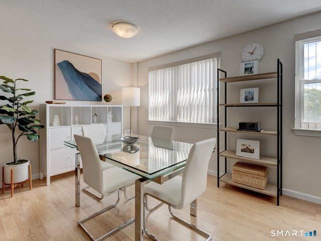 891 Farmington Avenue 6C, West Hartford, CT 06119