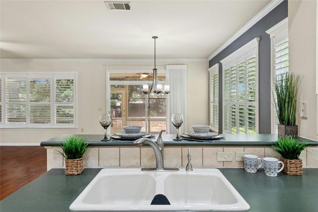 100 Camp DR, Georgetown, TX 78633