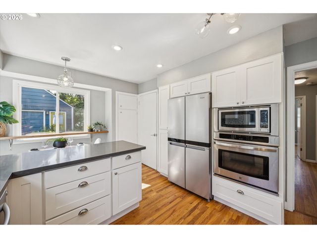 26 Ne STAFFORD St, Portland, OR 97211