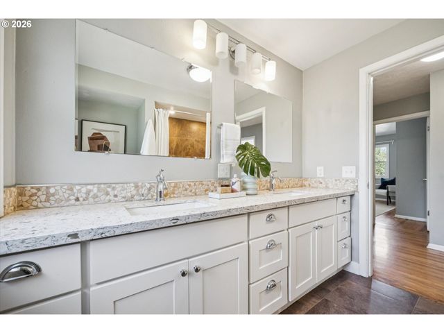 26 Ne STAFFORD St, Portland, OR 97211