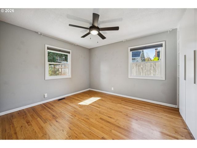 26 Ne STAFFORD St, Portland, OR 97211