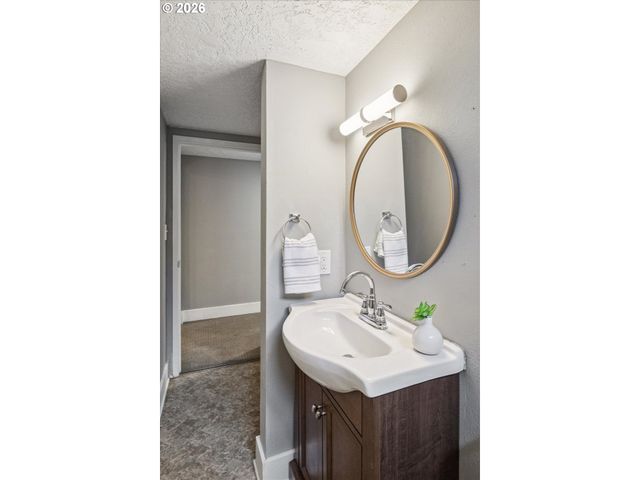 26 Ne STAFFORD St, Portland, OR 97211