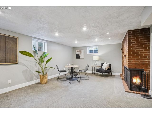 26 Ne STAFFORD St, Portland, OR 97211