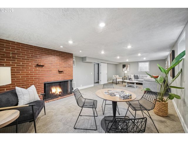 26 Ne STAFFORD St, Portland, OR 97211