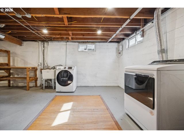 26 Ne STAFFORD St, Portland, OR 97211