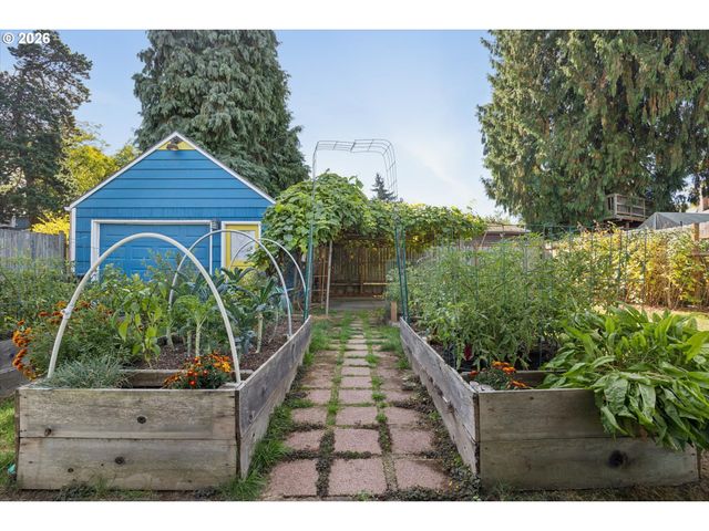 26 Ne STAFFORD St, Portland, OR 97211