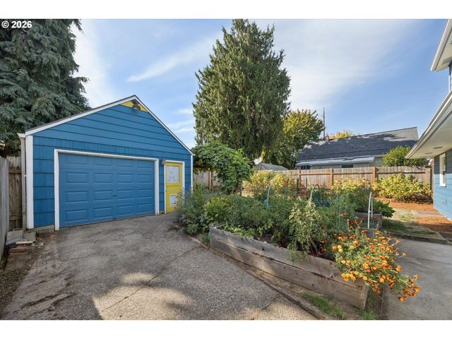 26 Ne STAFFORD St, Portland, OR 97211