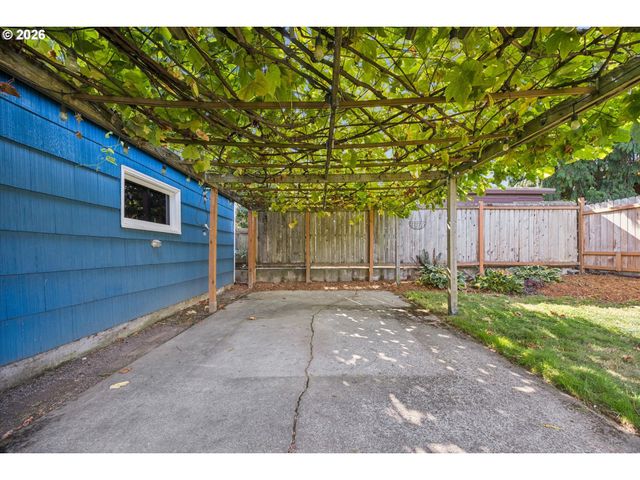 26 Ne STAFFORD St, Portland, OR 97211