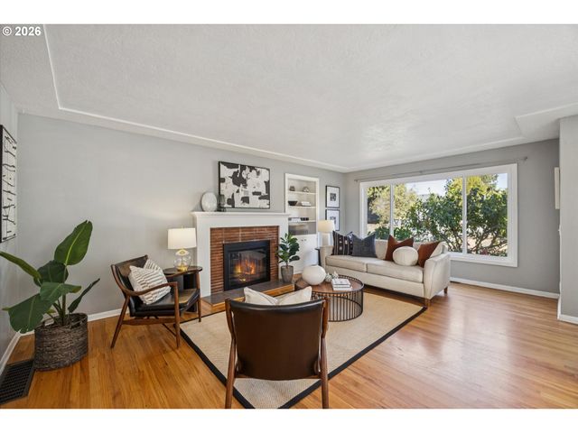 26 Ne STAFFORD St, Portland, OR 97211