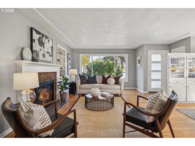 26 Ne STAFFORD St, Portland, OR 97211